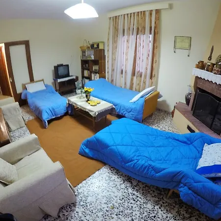 Kostas Villa